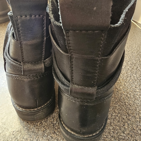 London Fog black combat boots, size 8 - Picture 5 of 6